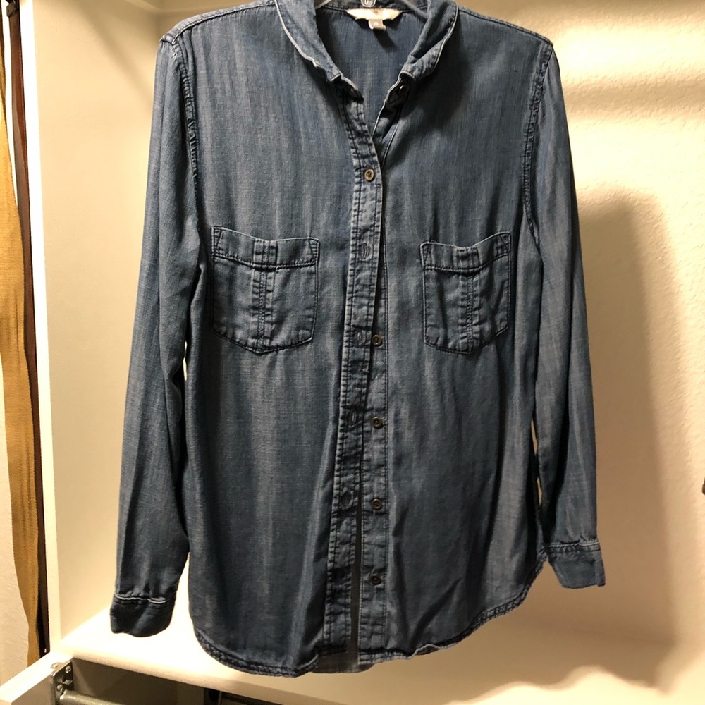 Chambray button up shirt!